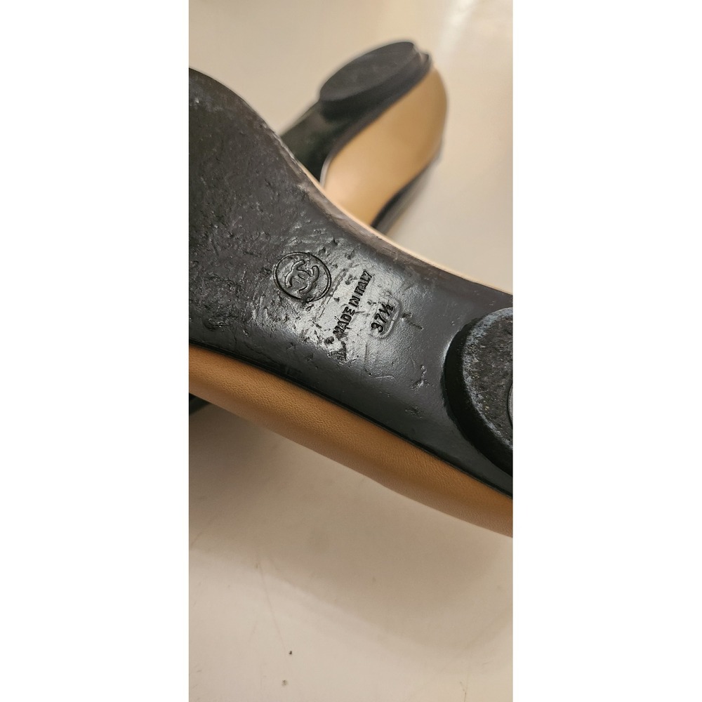 Chanel Two Tone Beige Black Patent Leather CC Logo Ballet Flats Shoes 37.5 - Picture 8 of 8